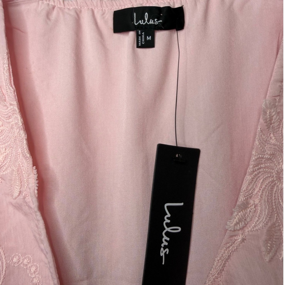 Lulus NWT Pink Floral Embroidered Tie Front Crop Top Scallop Hem Size Medium - Picture 4 of 9